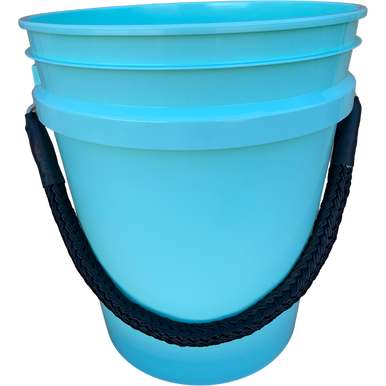 Battlewagon Bucket Mahi - Condition:New. If you’ve ever spent time on a serious Sportfisherman or a “Battlewagon”, you probably noticed that ...